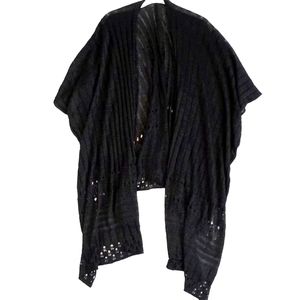 Beautiful Large Black Lightweight Shimmery Knit Shawl w Metallic Threading